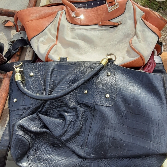 Purses - Picture 2 of 4